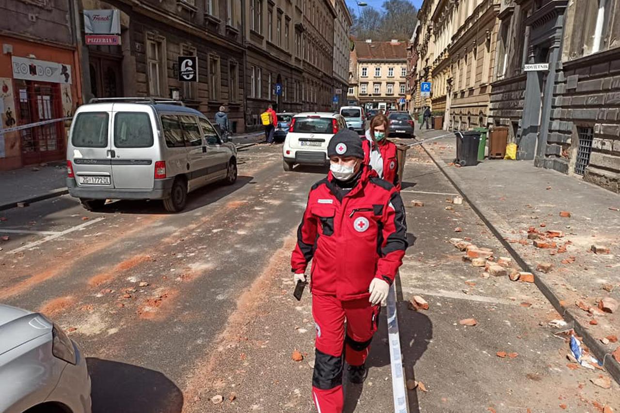 Hrvatski crveni križ pomaže građanima Zagreba nakon potresa