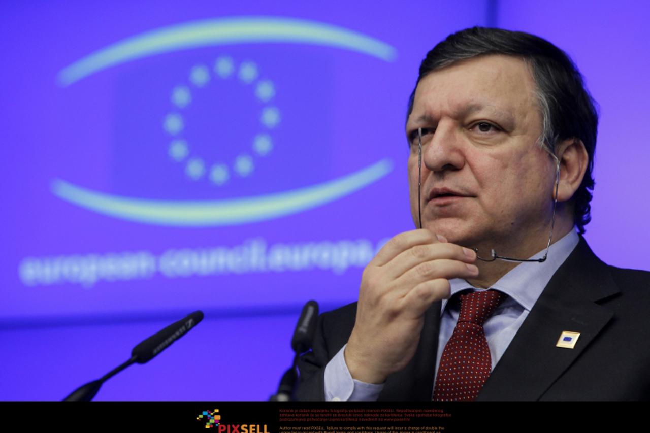 '(120131) -- BRUSSELS, Jan. 31, 2012 () -- European Commission President Jose Manuel Barroso attends the press conference after EU's informal summit at EU headquarters in Brussels, capital of Belgium