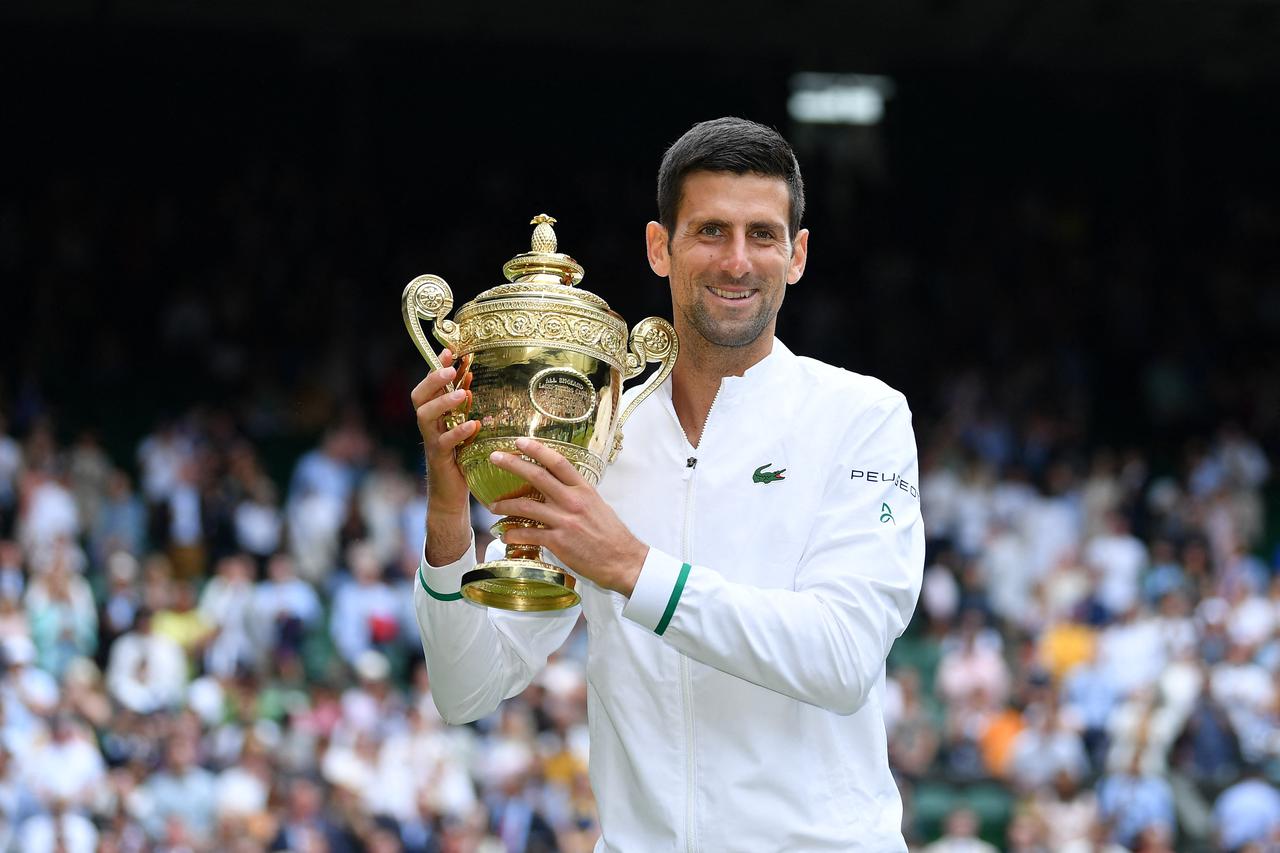 Novak Djokovic remporte la finale du tournoi de Wimbledon face à Marco Berrettini (7/6 - 6/4 - 6/4 - 6/3) à Londres