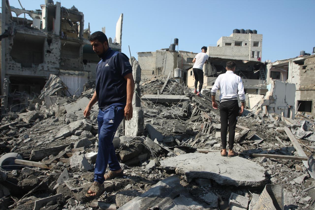 Izrael je nastavio svoje smrtonosno bombardiranje Gaze 5. dan
