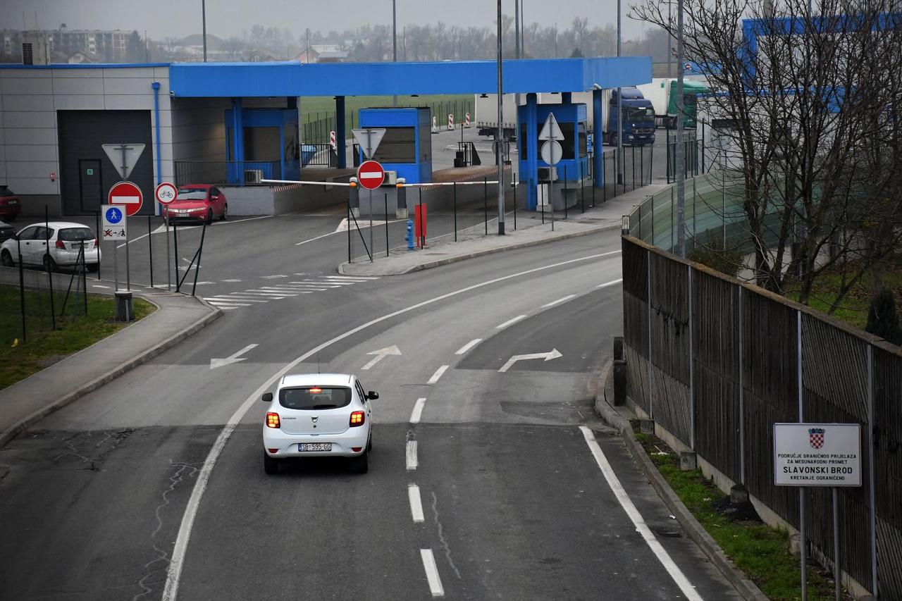 Nakon uvođenja novih mjera pust granični prijelaz u Slavonskom Brodu