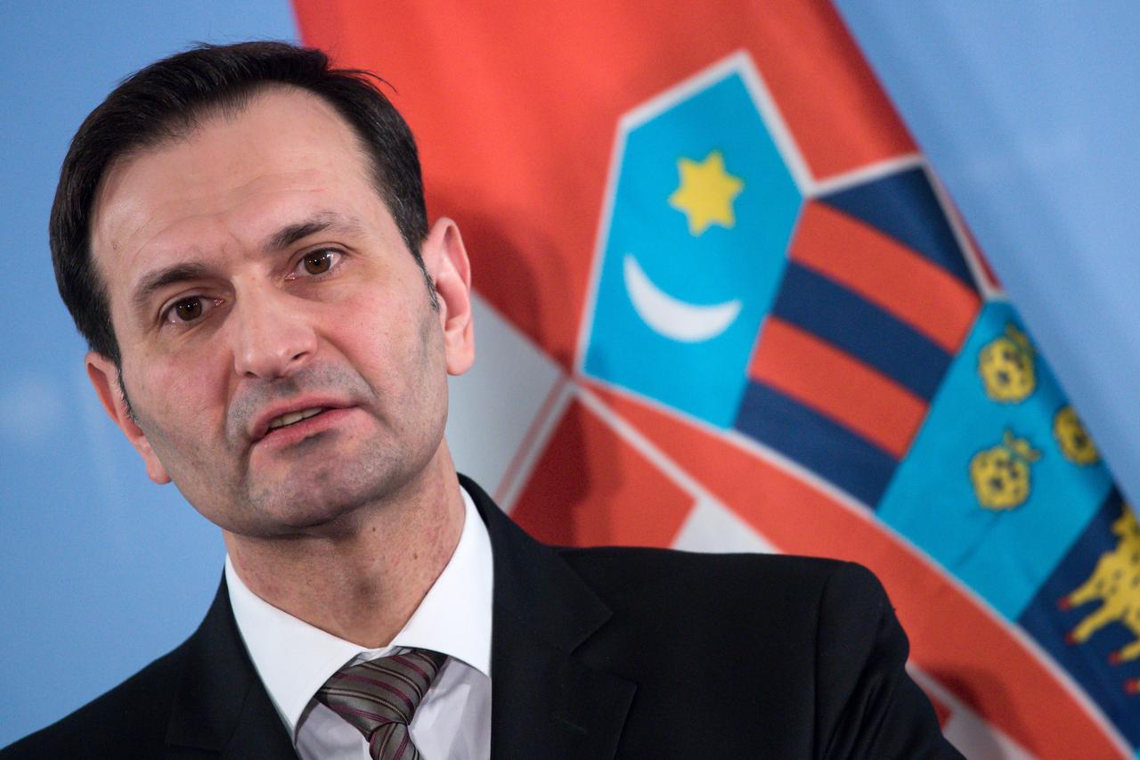 Hrvatski ministar Miro Kovač više puta naglasio da Srbija ne može suditi hrvatskim državljanima