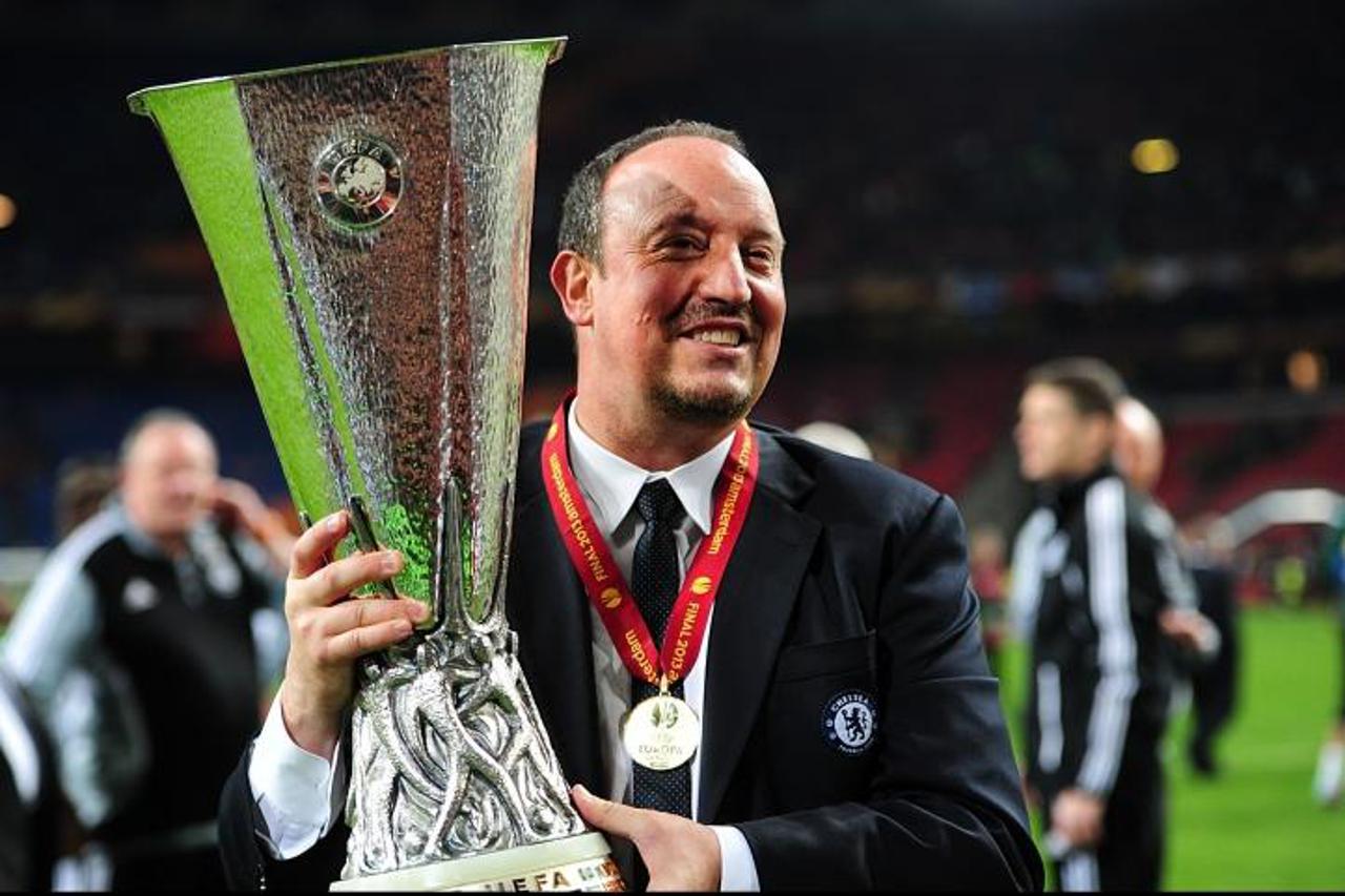 'Chelsea\'s interim manager Rafael Benitez lifts the UEFA Europa League trophyPhoto: Press Association/PIXSELL'