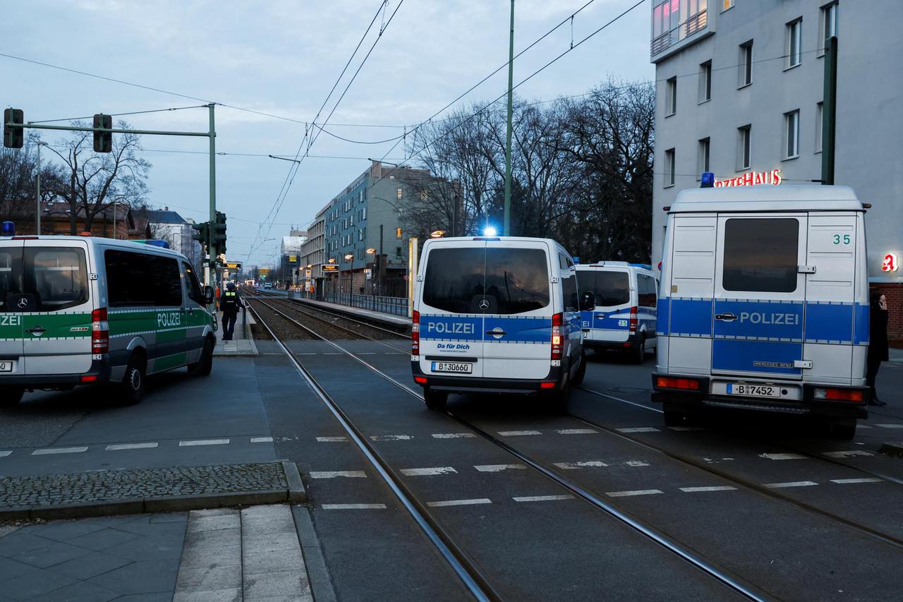 Police operation underway in Berlin after alarm at job centre