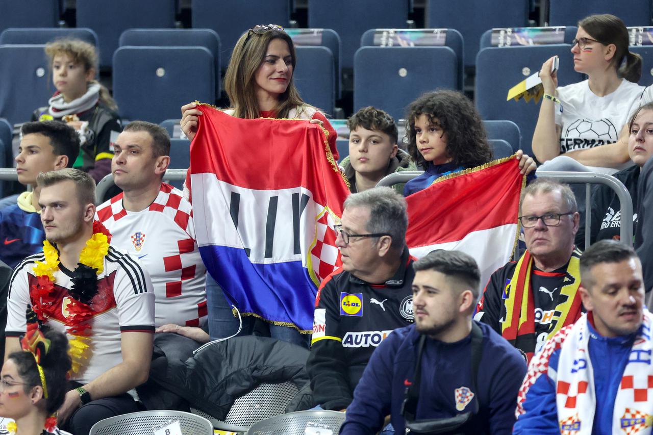 Koeln: Navijači na susretu Hrvatske i Islanda na Europskom prvenstvu u rukometu