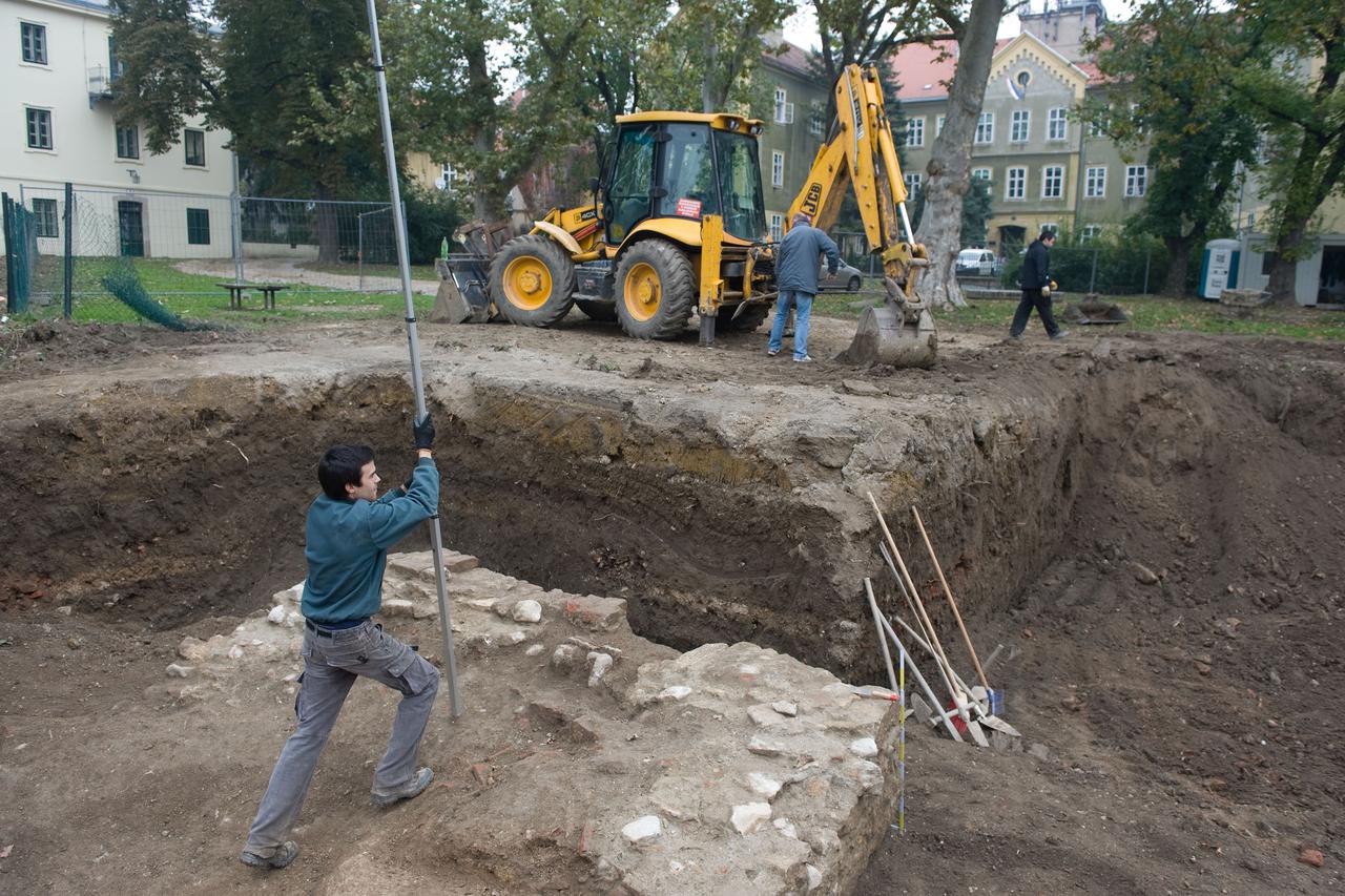 31.10.2014., Zagreb - Arheolosko nalaziste u Parku Gric na Gornjem gradu. Photo: Davor Visnjic/PIXSELL