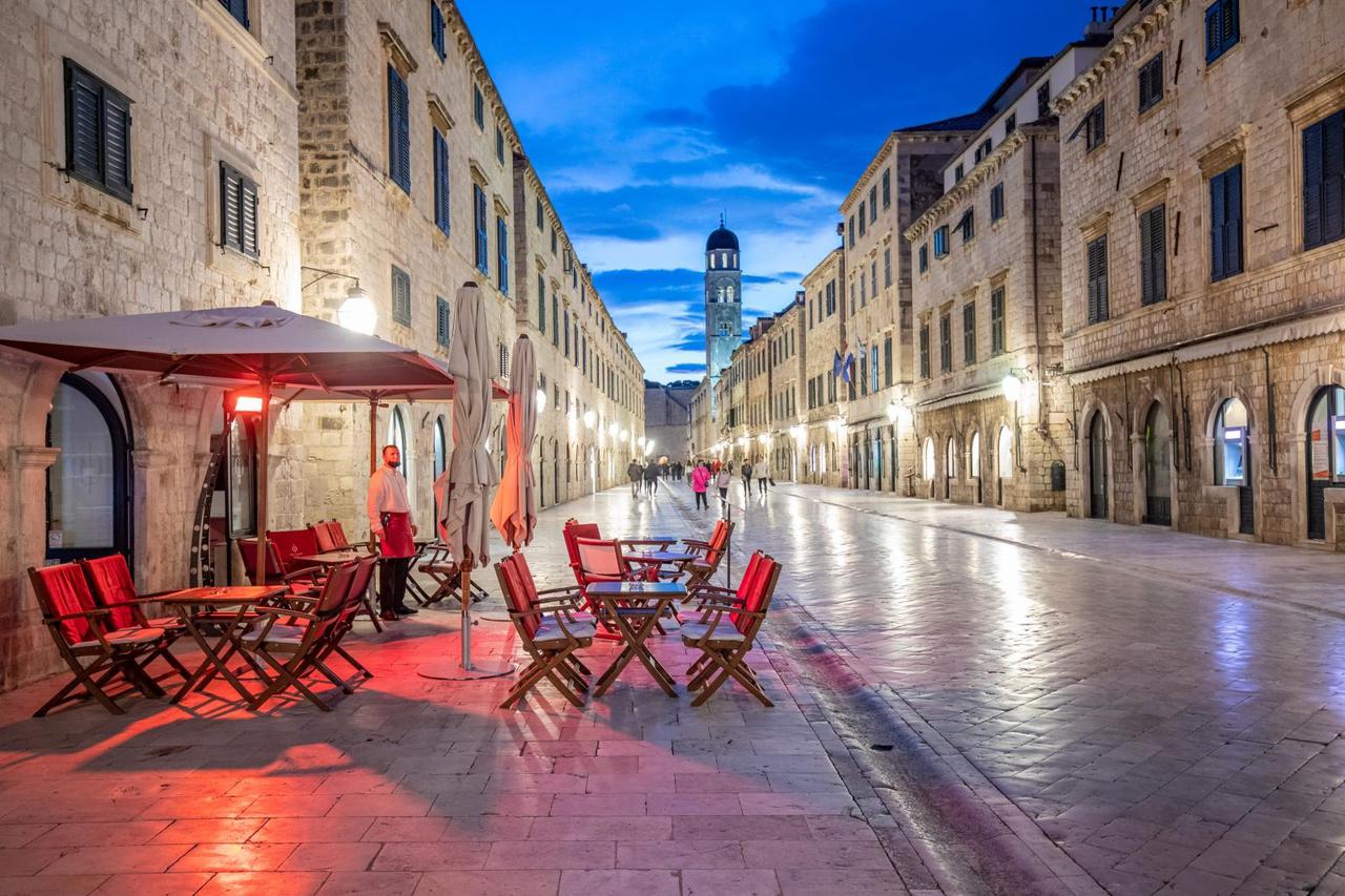 Neuobičajeno prazan grad Dubrovnik  za početak  predsezone
