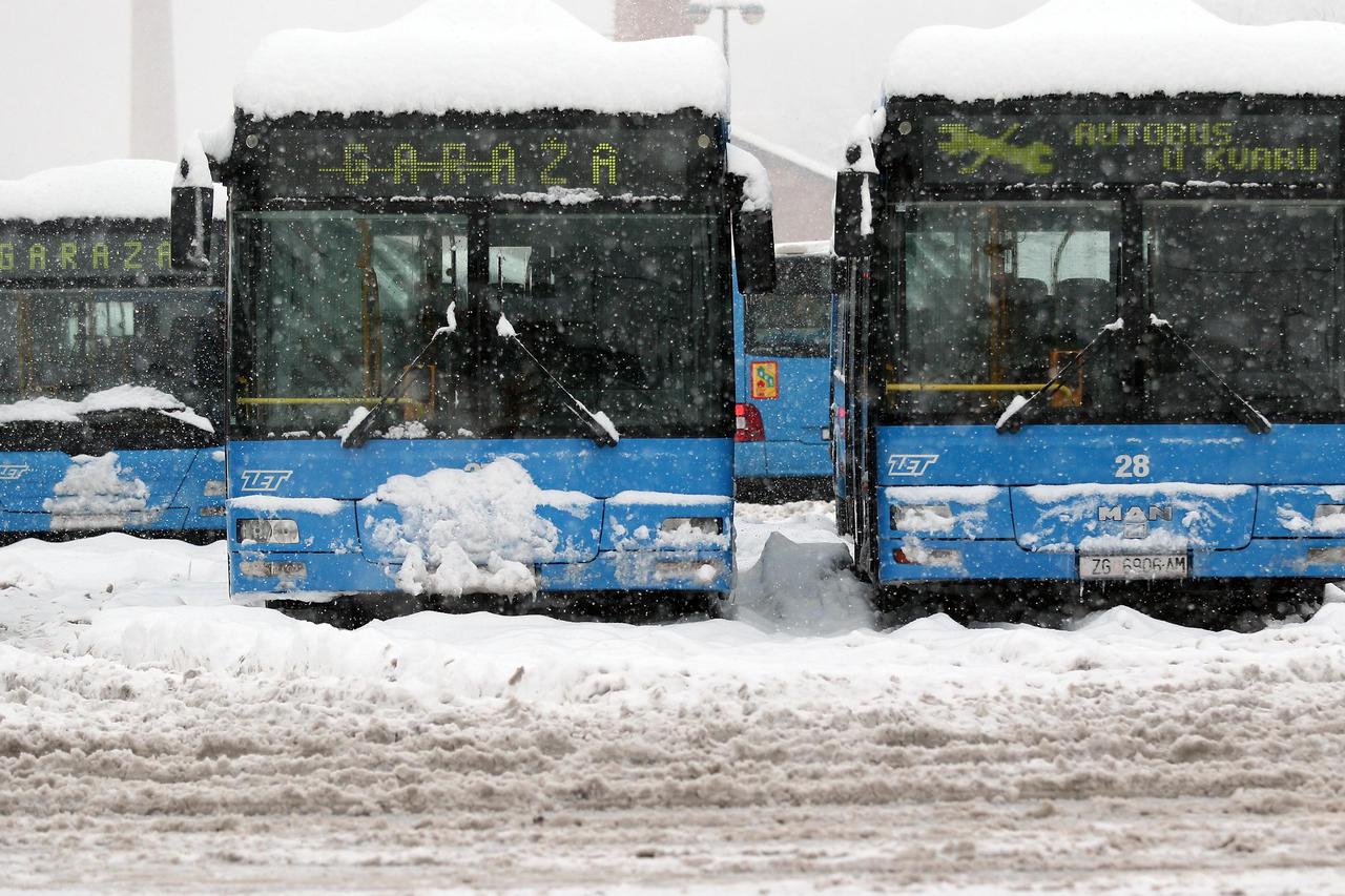 ZET autobus snijeg