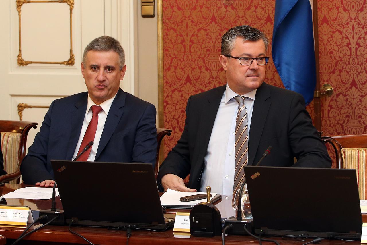 Tomislav Karamarko i Tihomir Orešković na današnjoj sjednici Vlade