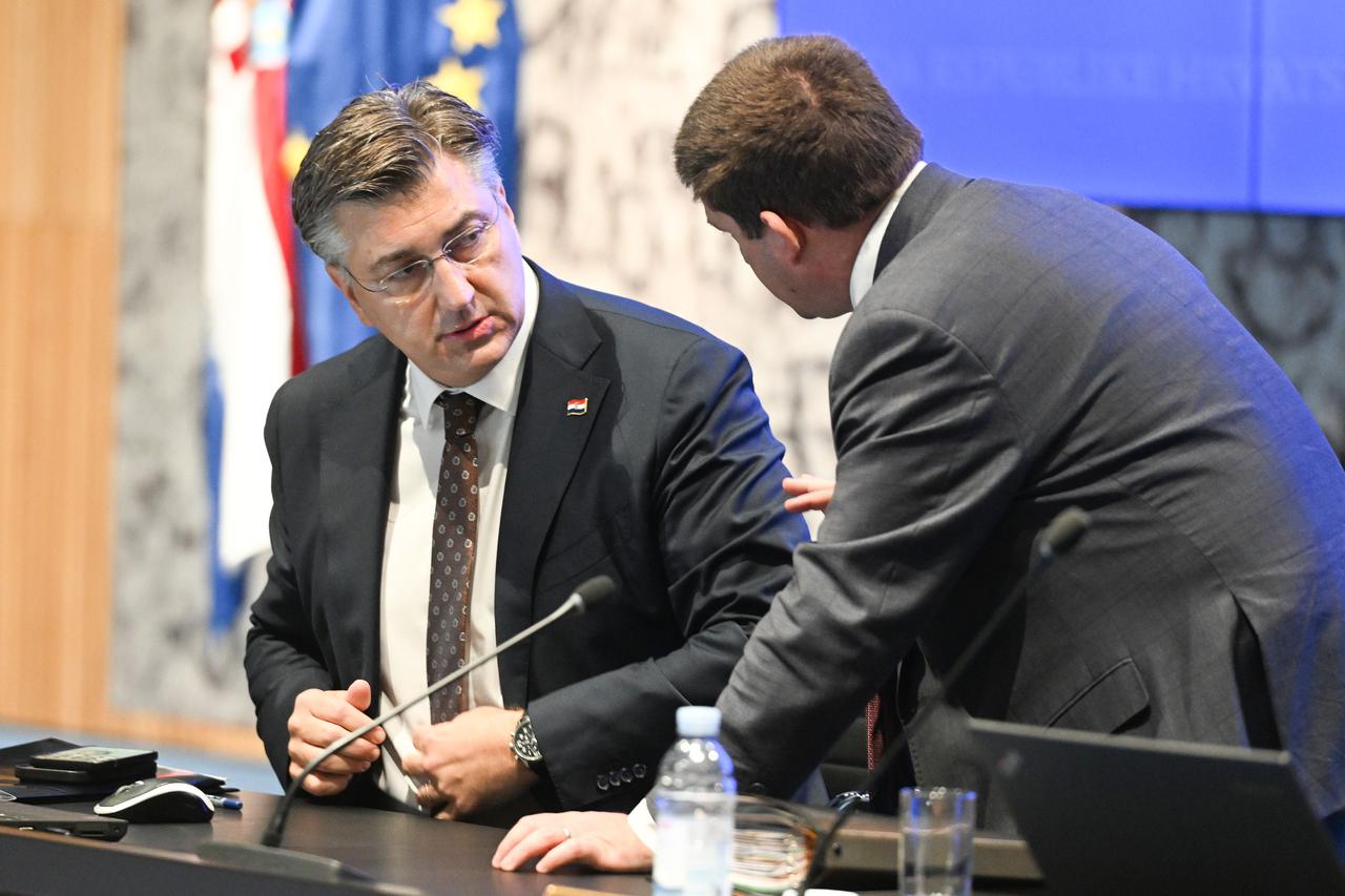 Zagreb: Povećanje minimalne plaće jedna je od tema sjednice Vlade na kojoj se uvodno obratio premijer Plenković