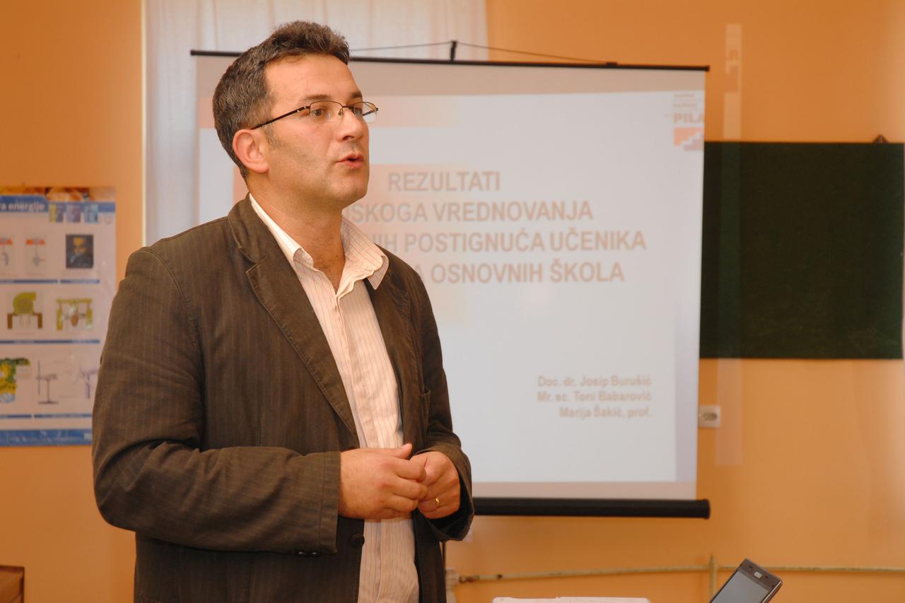 Dr. Josip Burušić