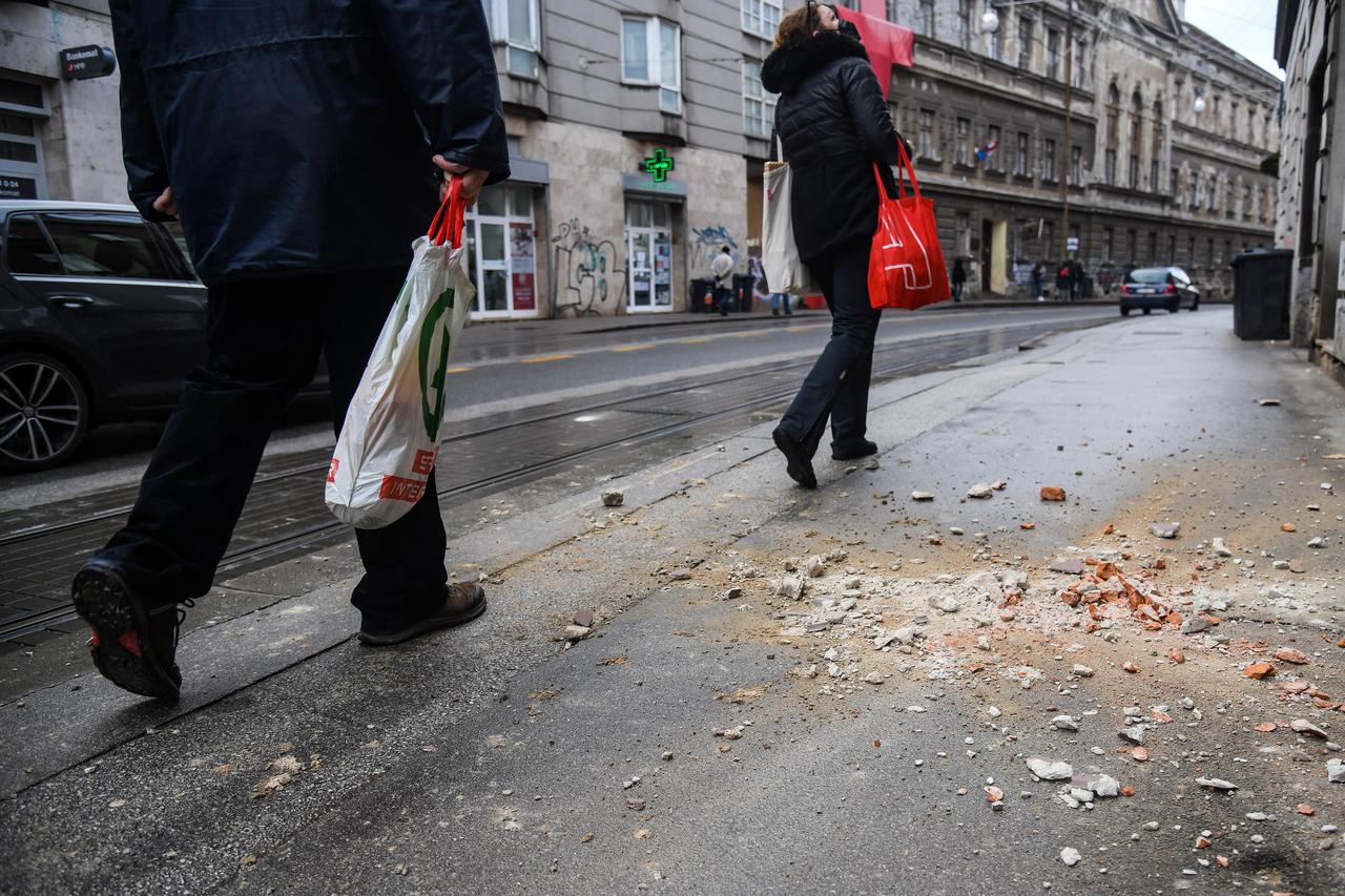 Zagreb: Sa zgrade u Ilici odlomio se komad žbuke i cigle