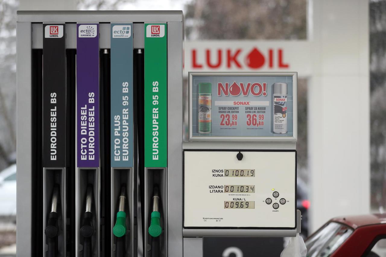 Zagreb: Na Remetine?koj cesti sve?ano otvorena benzinska postaja Lukoil