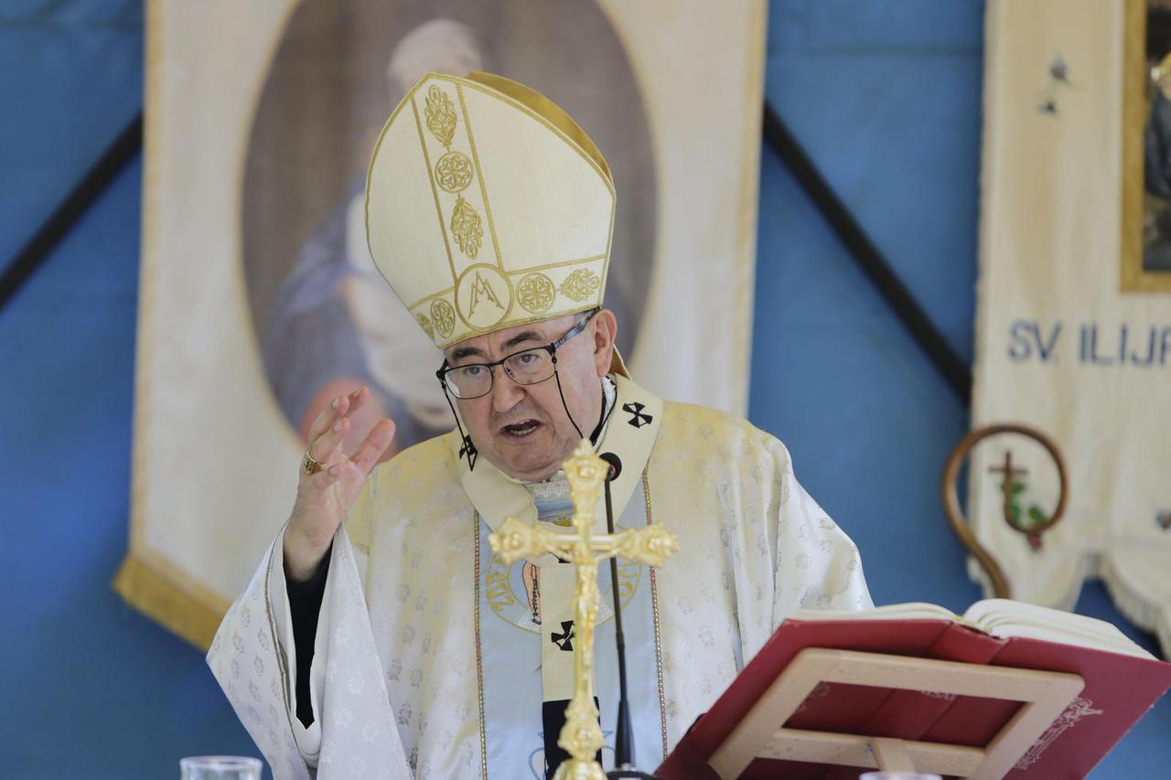 Vrhbosanski nadbiskup, kardinal Vinko Puljić pozitivan je na koronavirus i ima blage simptome 