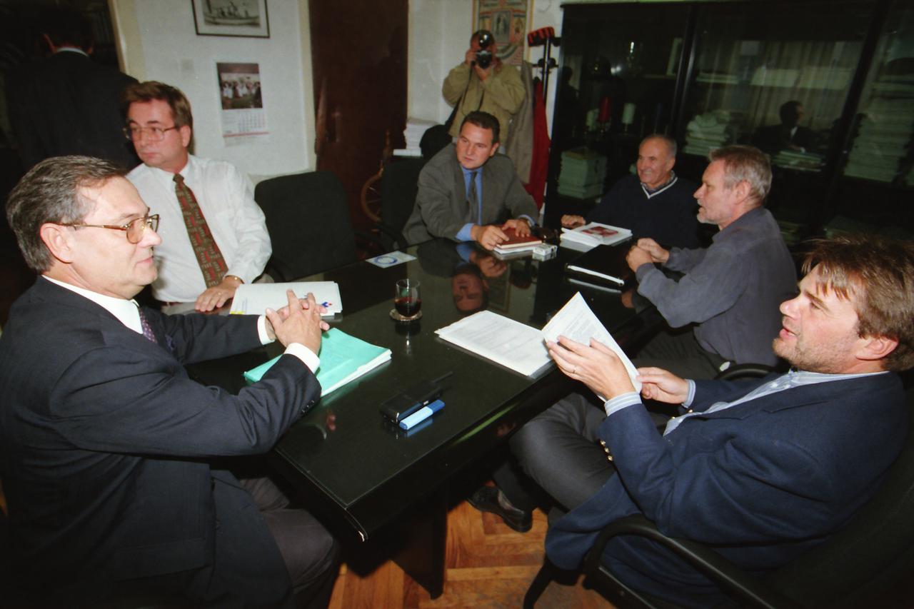 Zagreb: ?elnici oporbenih stranaka održali sastanak, 21.09.1998.