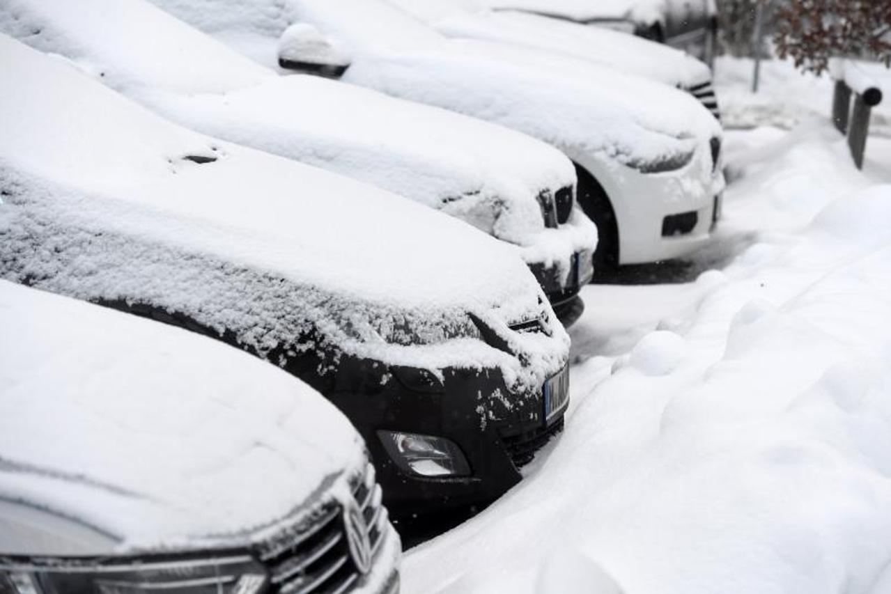 snijeg, automobili