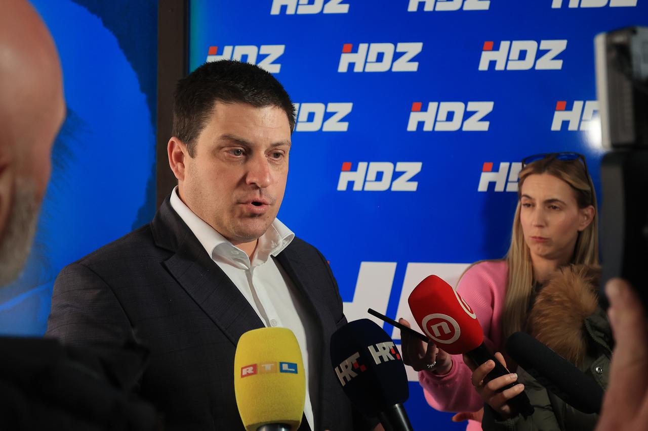 Zagreb: Dolazak članova na sjednicu šireg Predsjedništva HDZ-a