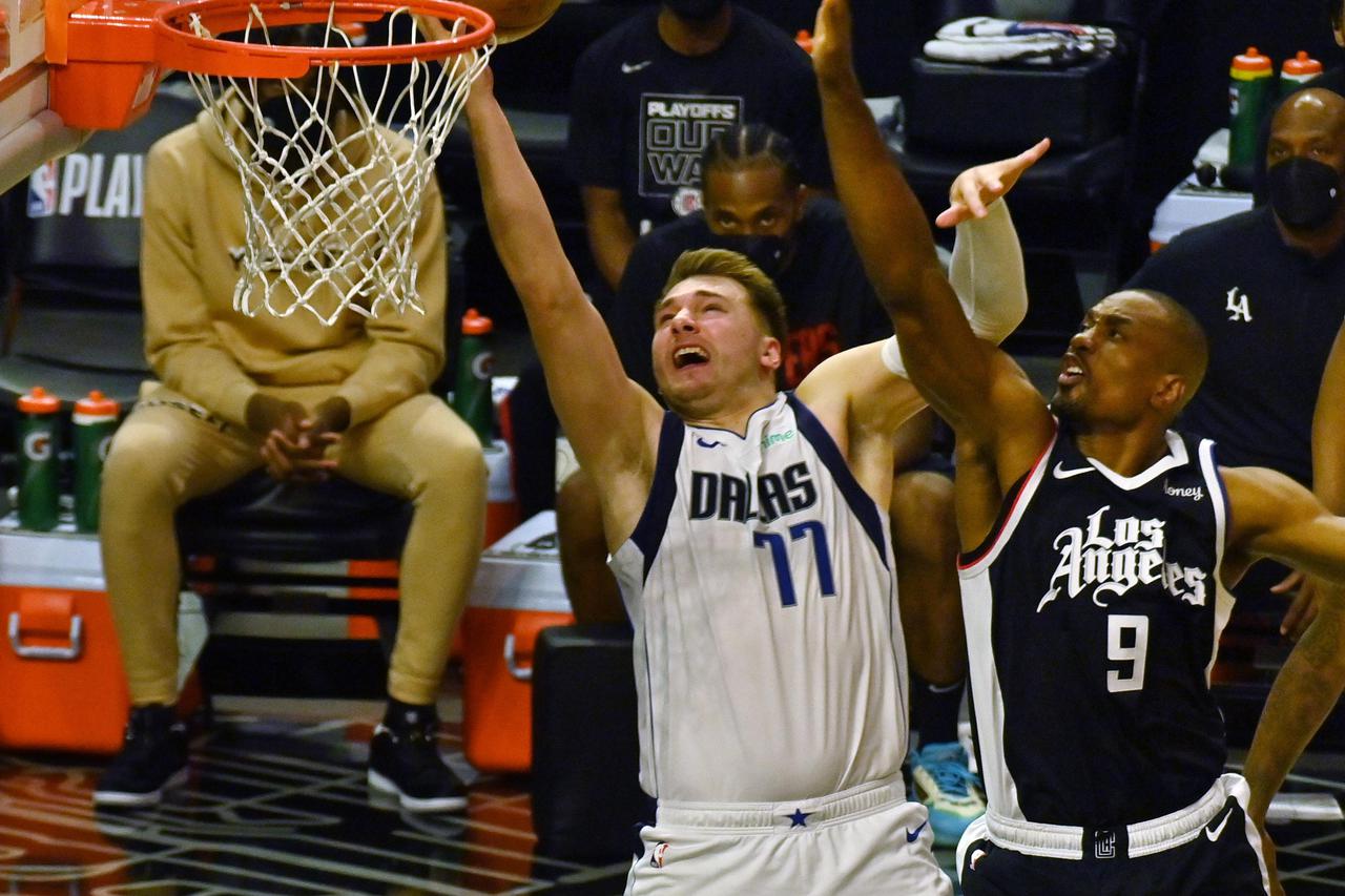 Clippers, Betrayed by Their Biggest Strength, Lose Game 1 to the Mavericks