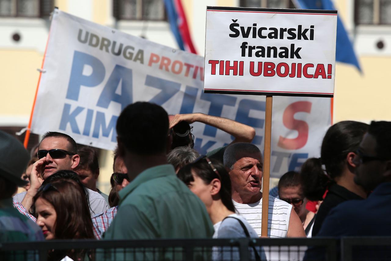Zagreb: Udruga Franak traži zakon o povratu prepla?enih kamata
