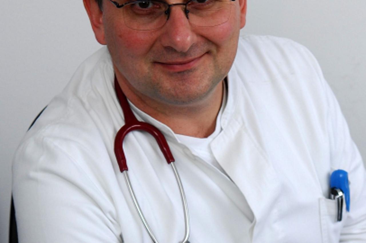 '03.12.2009., Zagreb - Zlatko Giljevic, dr. med, internist-endokrinolog s KBC-a Zagreb, u ambulanti za osteoporozu.  Photo: Zeljko Hladika/PIXSELL'
