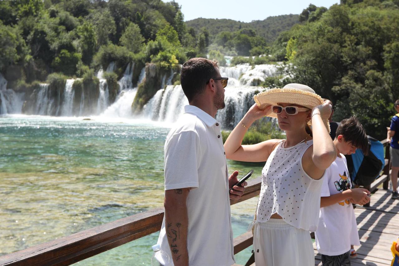 Brojni turisiti u posjeti Nacionalnom parku Krka
