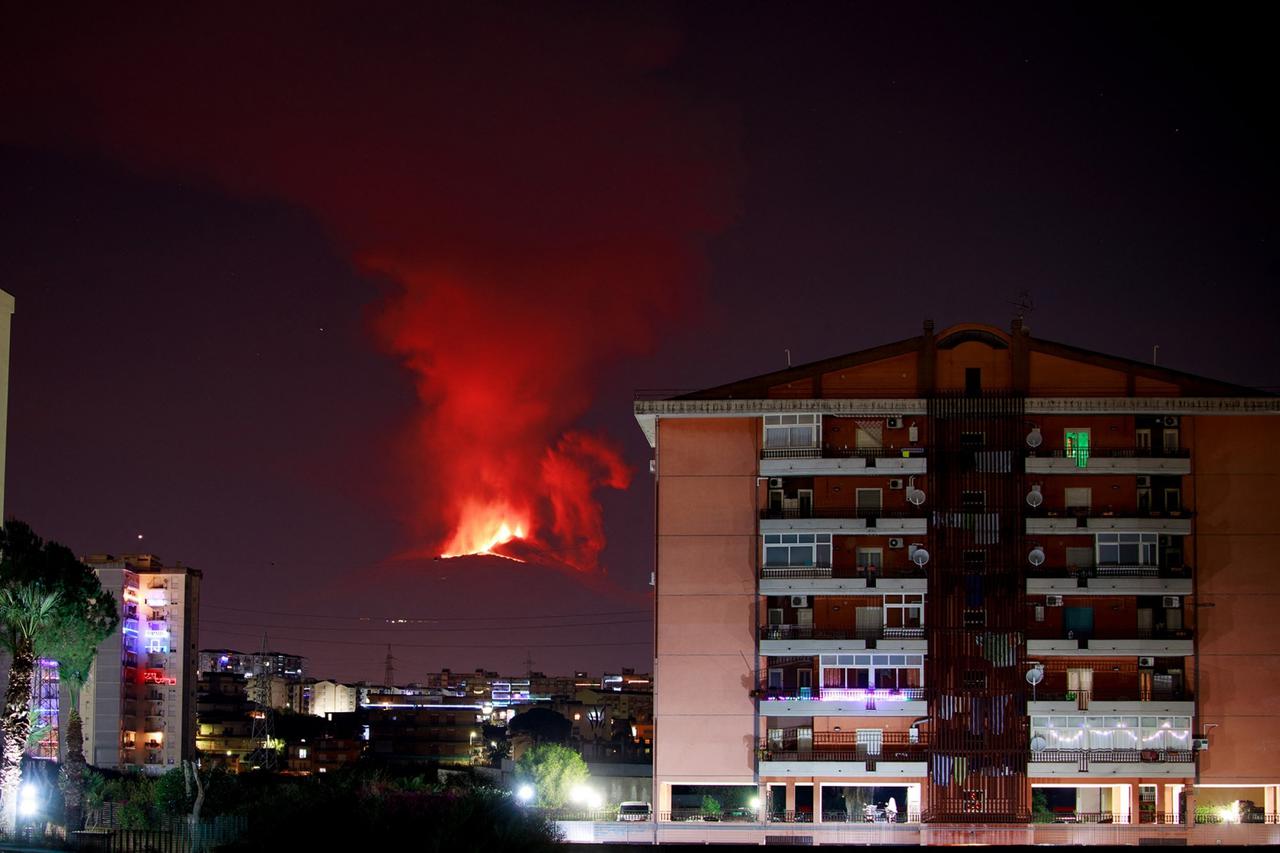 Etna Resumes The Eruptive Activity - Catania