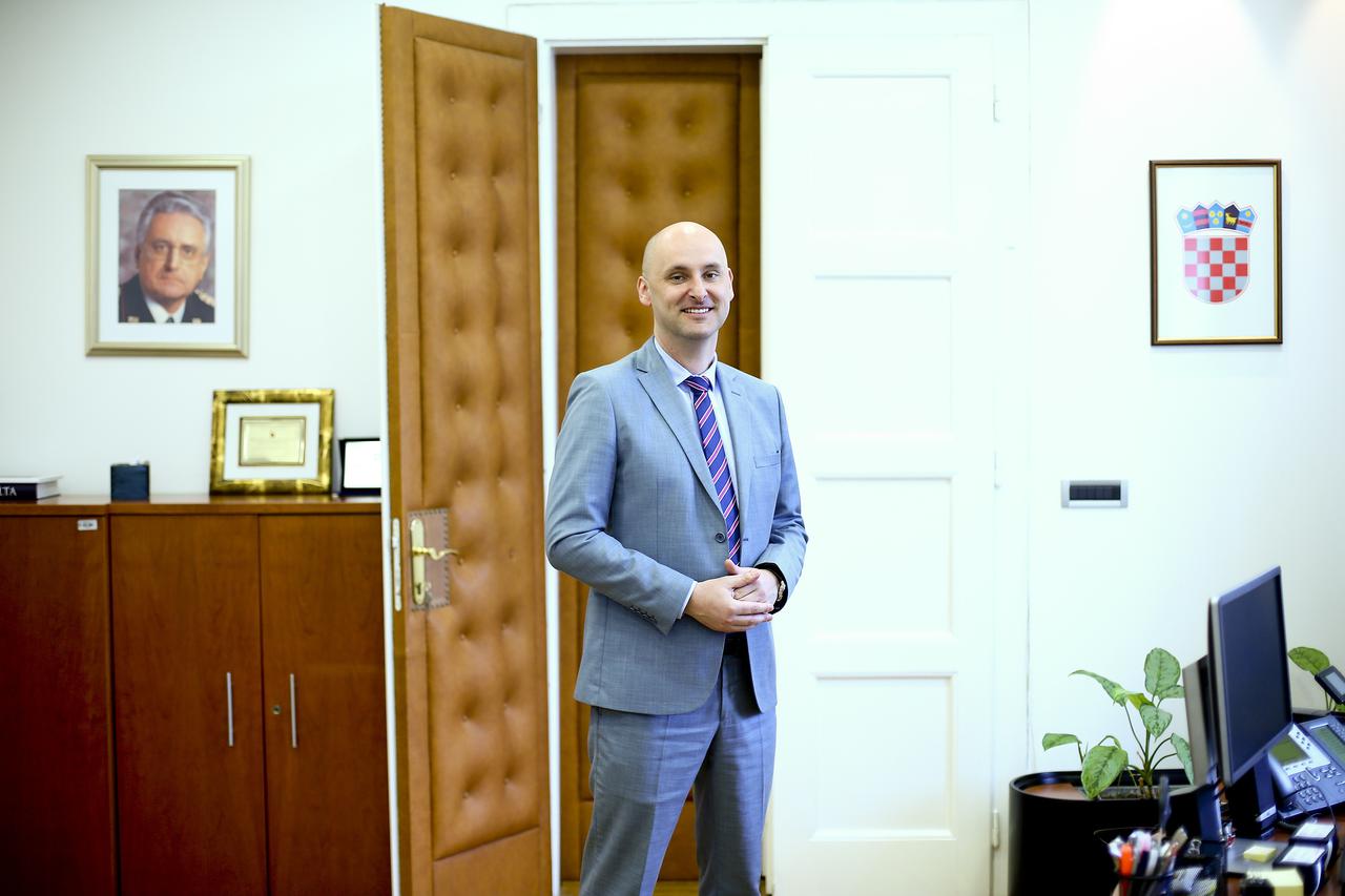 19.04.2016., Zagreb - Tomislav Tolusic, ministar regionalnog razvoja i europskih fondova.  Photo: Slavko Midzor/PIXSELL