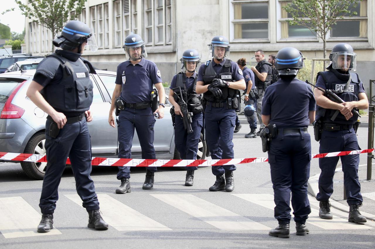 Francuska, policija, protuteroristička akcija