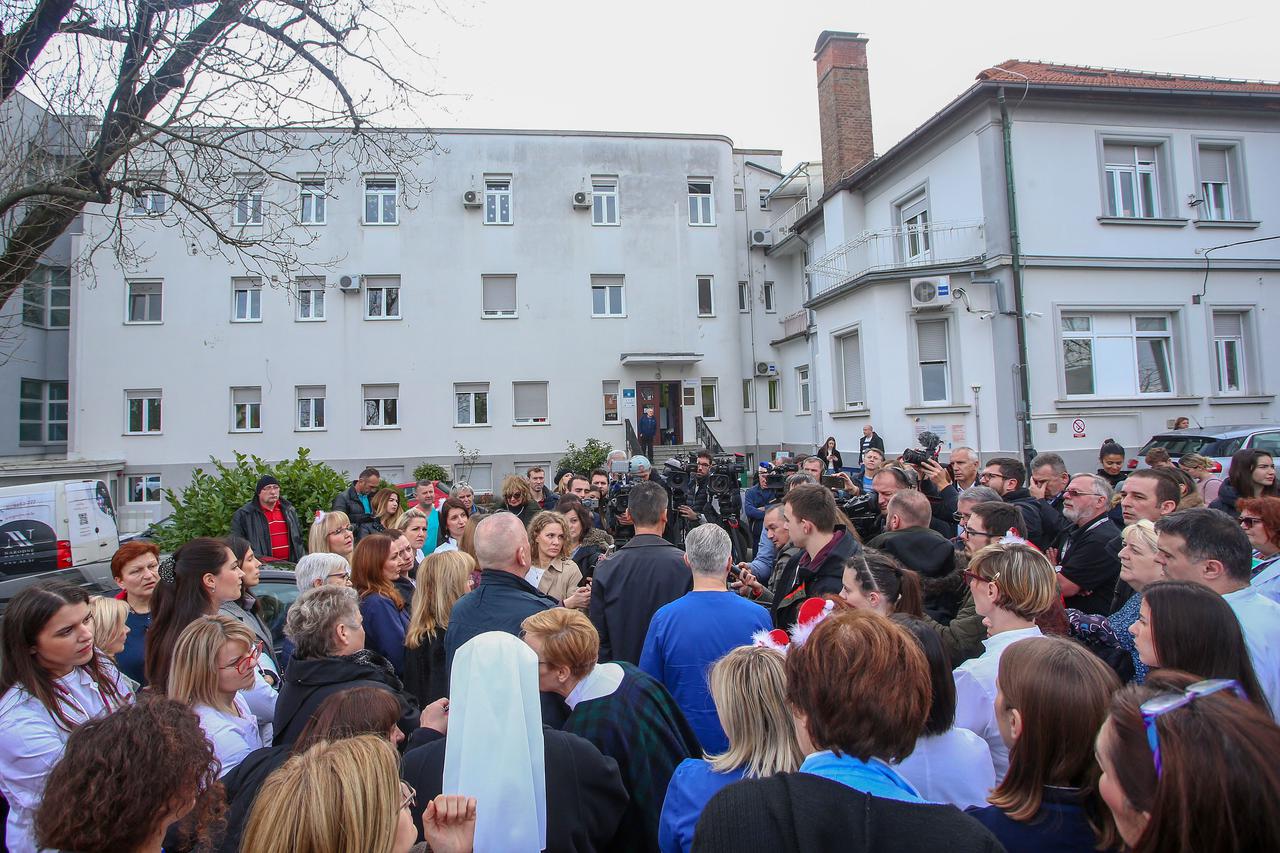 Djelatnici Dječje bolnice Srebrnjak održali prosvjed