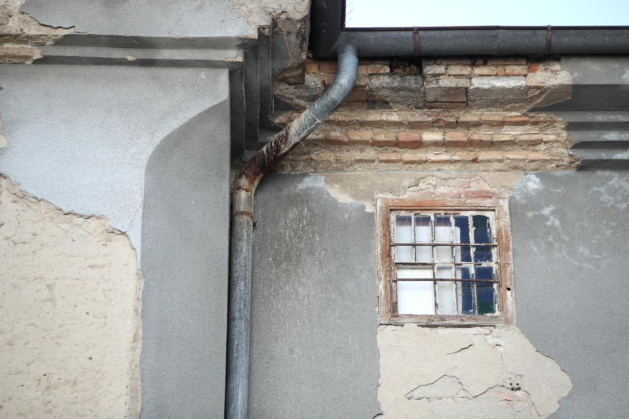 Zagreb: Šest mjeseci nakon što su dobili odluku o obnovi zgrade još uvijek ništa