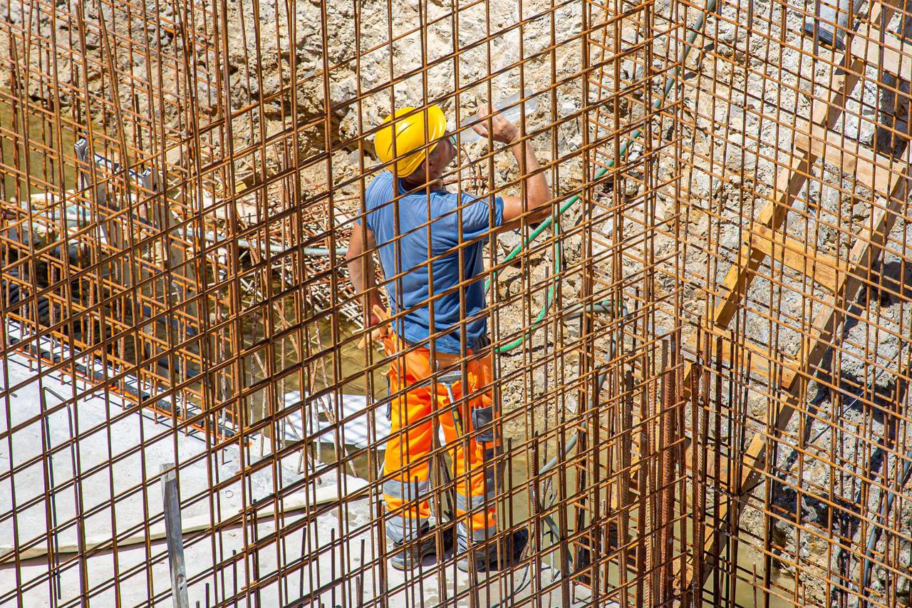 Dubrovnik: Unatoč velikim vrućinama radnici na gradilištima ne prestaju s radom