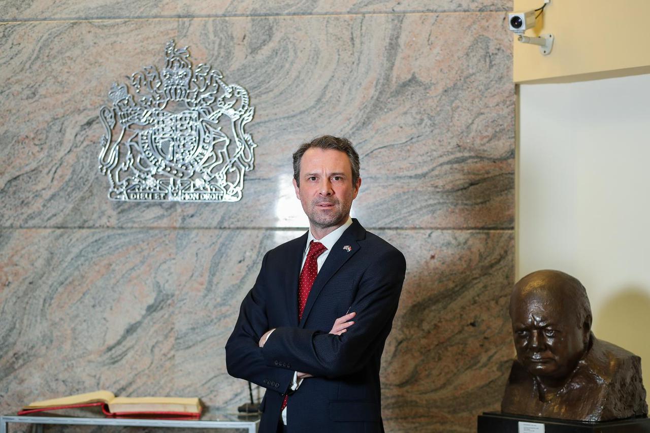 Andrew Stuart Dalgleish, veleposlanik Ujedinjene Kraljevine Velike Britanije i Sjeverne Irske