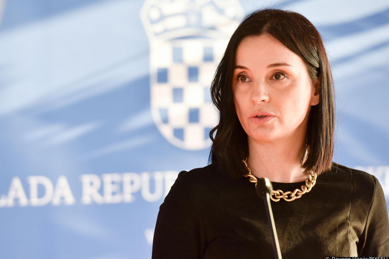 Zagreb: Ministrica Marija Vučković dala je izjave za medije uoči početka 101. sjednice Vlade
