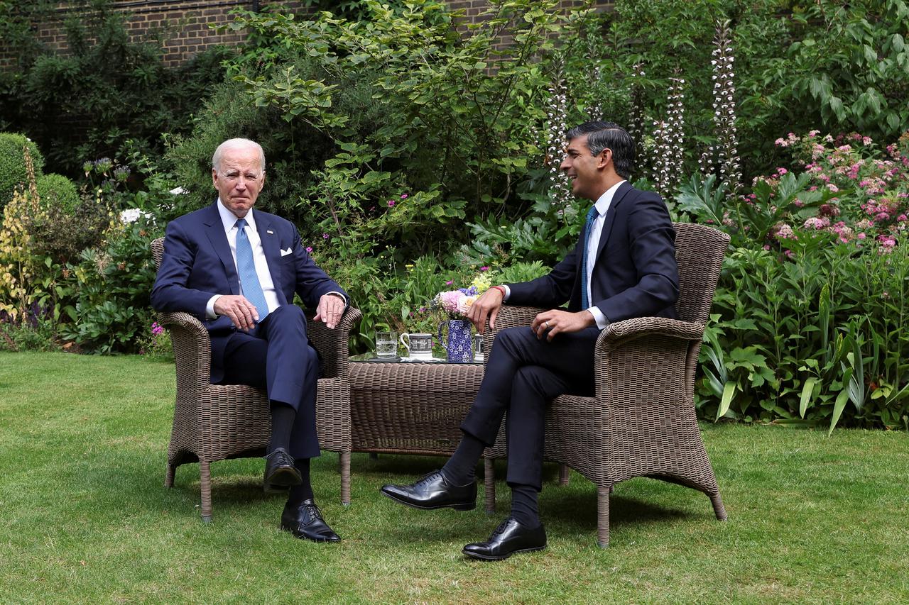 Ameri?ki predsjednik Biden i britanski premijer Sunak razgovarali u vrtu Downing Streeta