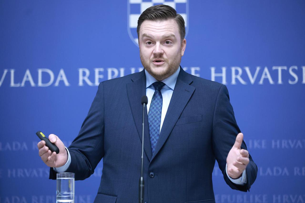 Zagreb: Ministar Primorac dao je izjavu o državnim obveznicama