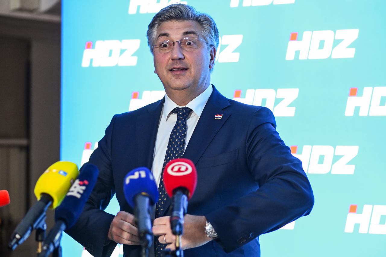 Zagreb: Premijer Andrej Plenković dao je izjavu za medije nakon šireg Predsjedništva HDZ-a