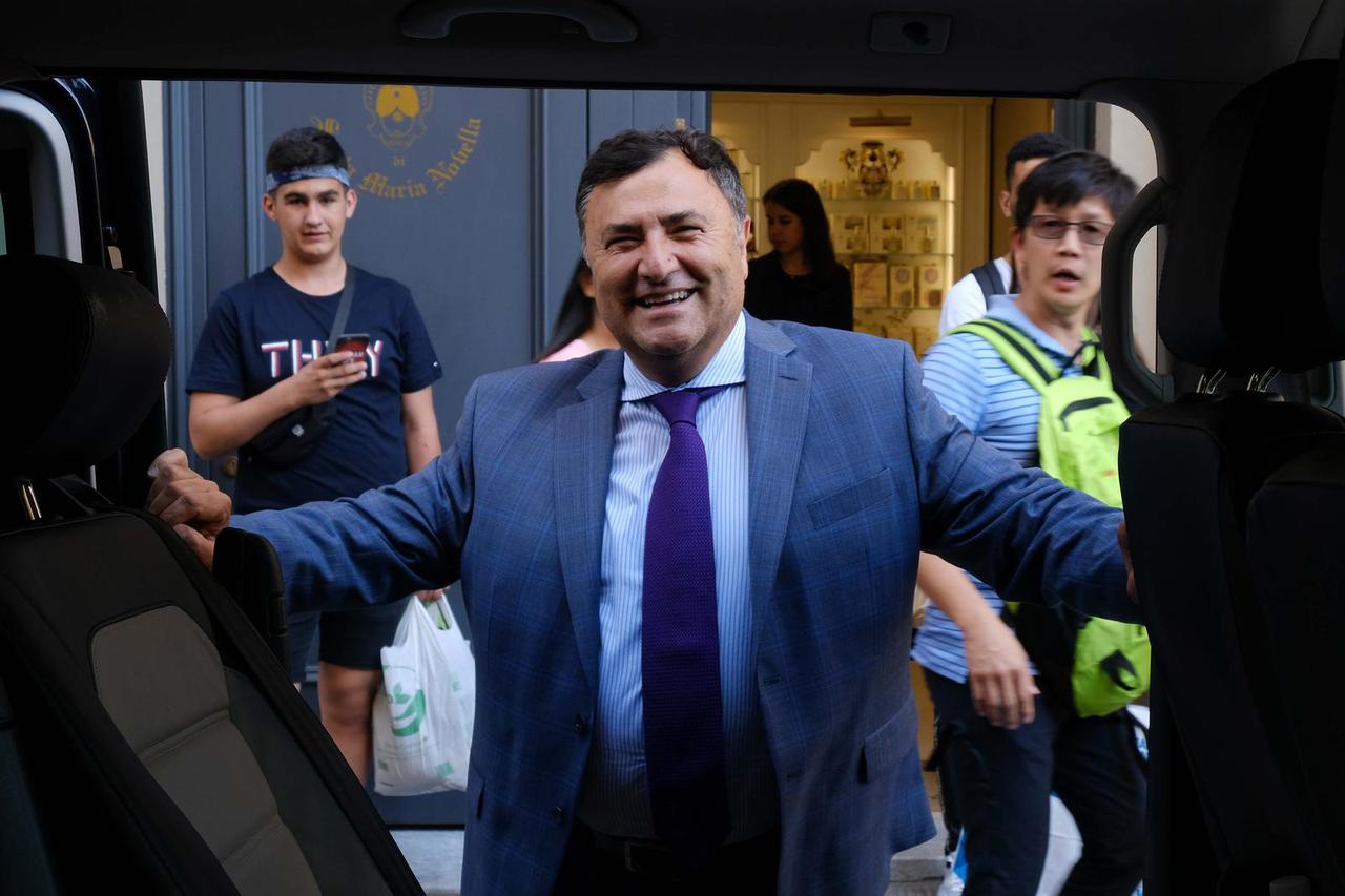 PHOTO REPERTORY - Fiorentina general manager Barone underwent surgery after feeling ill during a training camp with the team