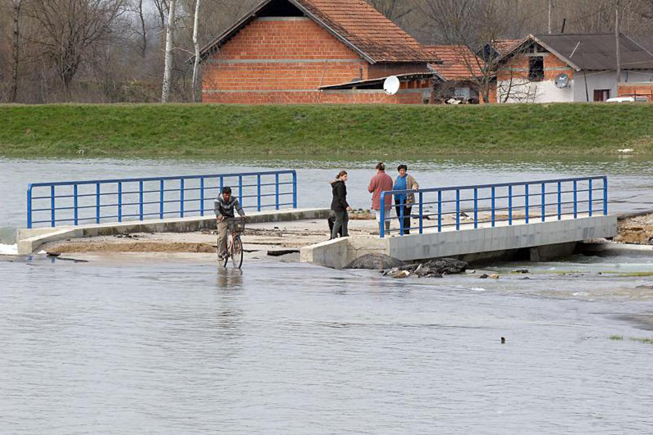 most hrastelnica,poplava (1)