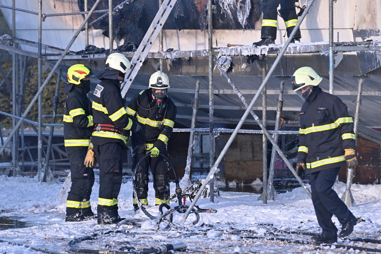 Sukošan: Izbio požar na 20-metara dugoj jahti