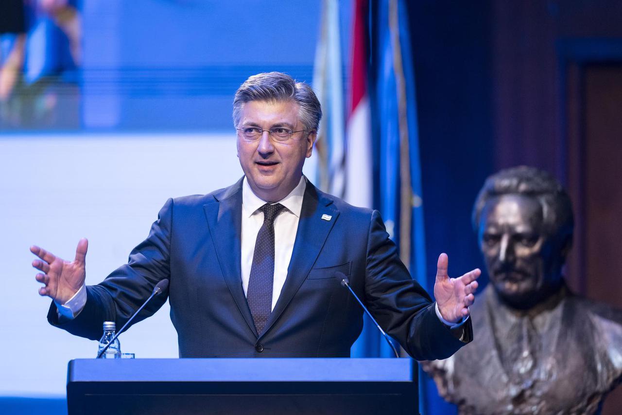 Ustavni sud odlučio: Milanović mora podnijeti ostavku ako želi biti na izbornoj listi