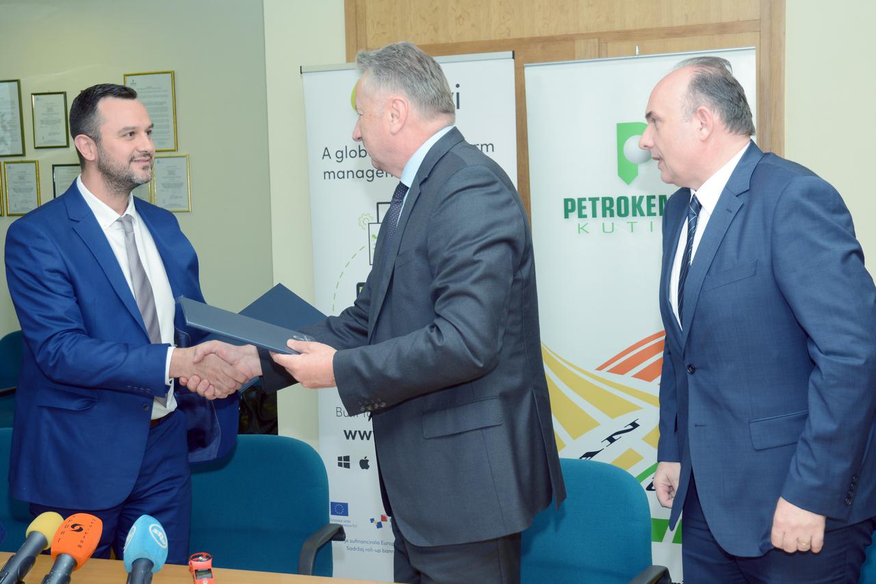 Potpisan ugovor u suradnji Petrokemije i tvrtke Agrivi