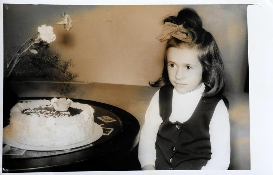 Presnimljene fotografije Emilije Kokić iz djetinjstva i mladosti