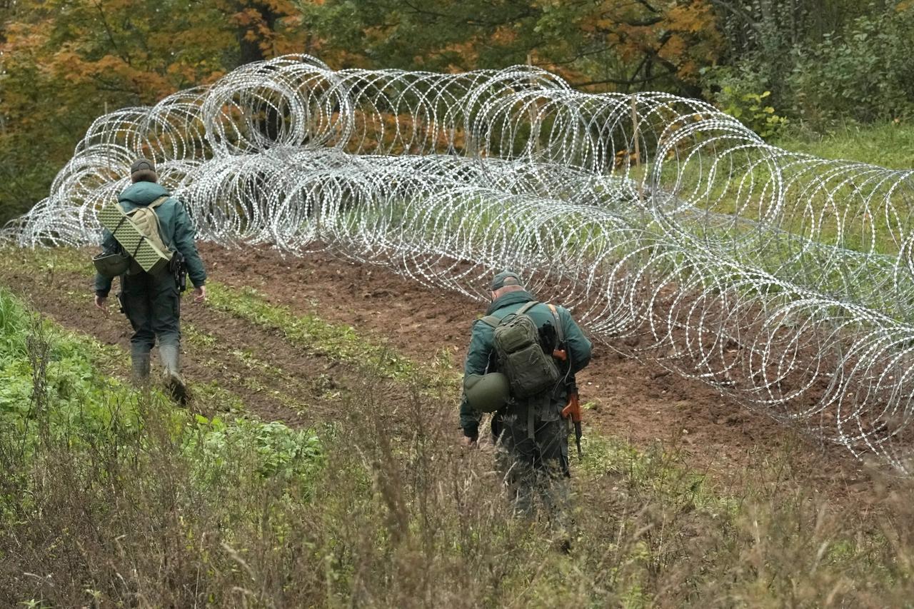 Vojska u Latviji postavlja bodljikavu žicu
