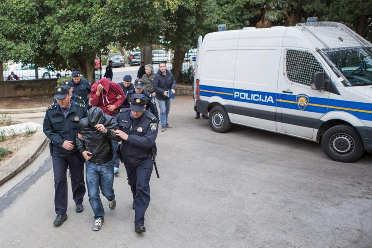 Metković,uhićeni policajci