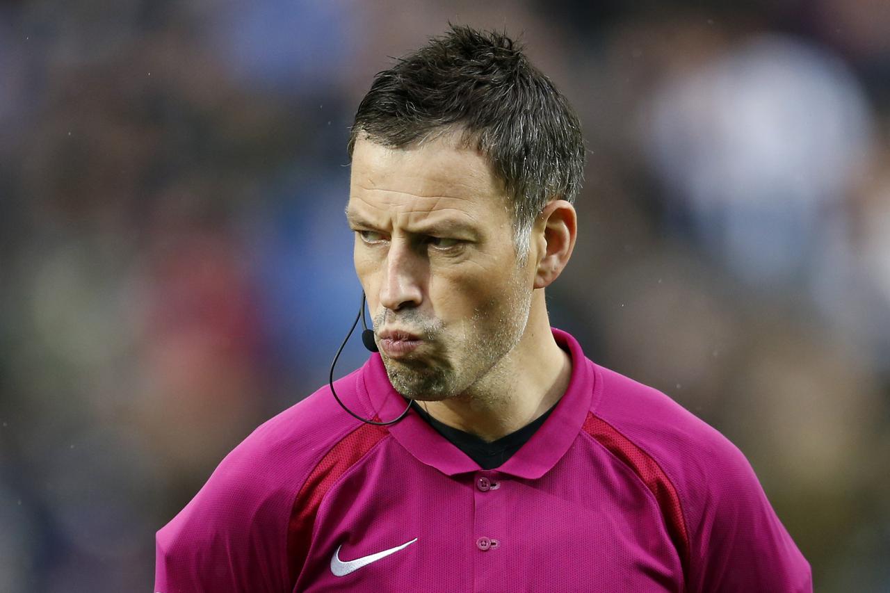 Referee Mark Clattenburg Britain Football Soccer - West Bromwich Albion v AFC Bournemouth - Premier League - The Hawthorns - 25/2/17 Referee Mark Clattenburg Action Images via Reuters / Andrew Boyers Livepic EDITORIAL USE ONLY. No use with unauthorized au