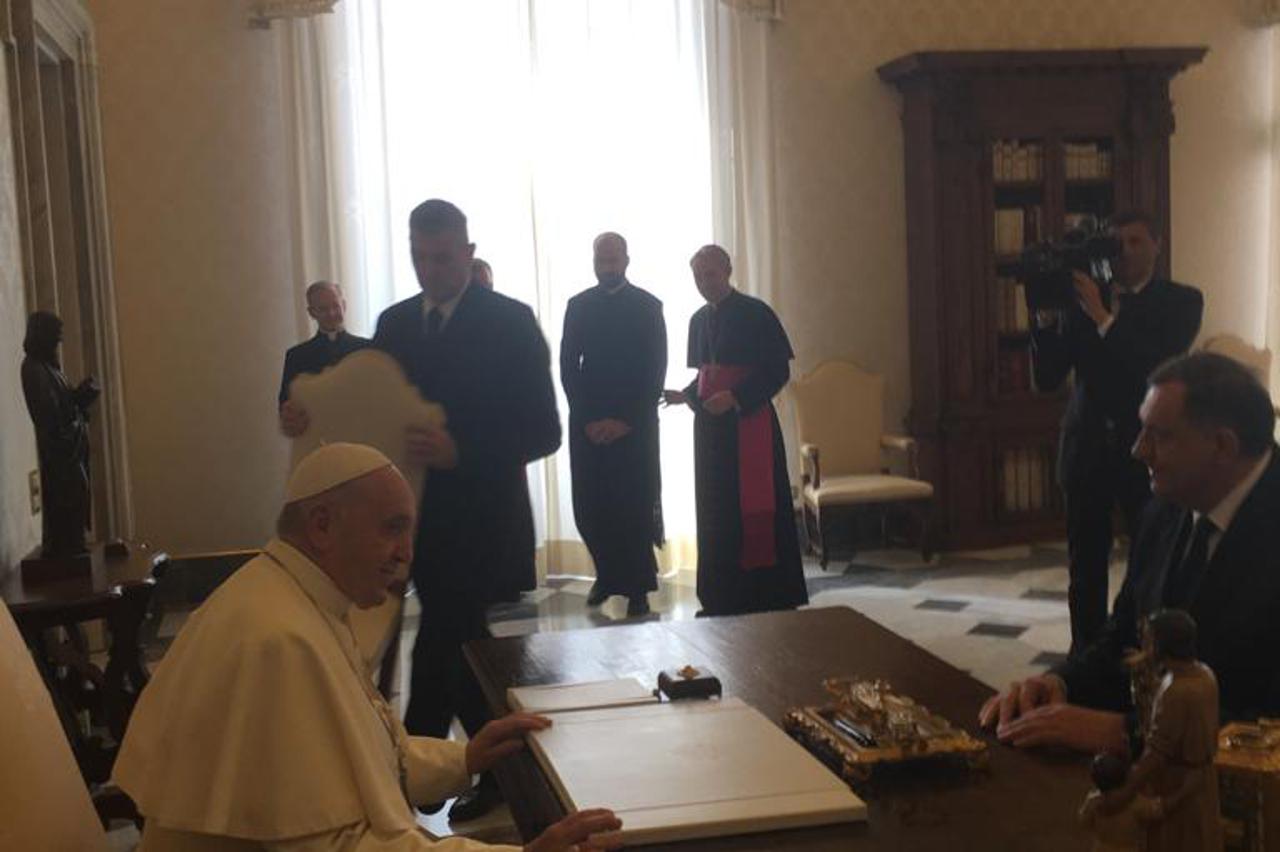 Milorad Dodik kod pape Franje