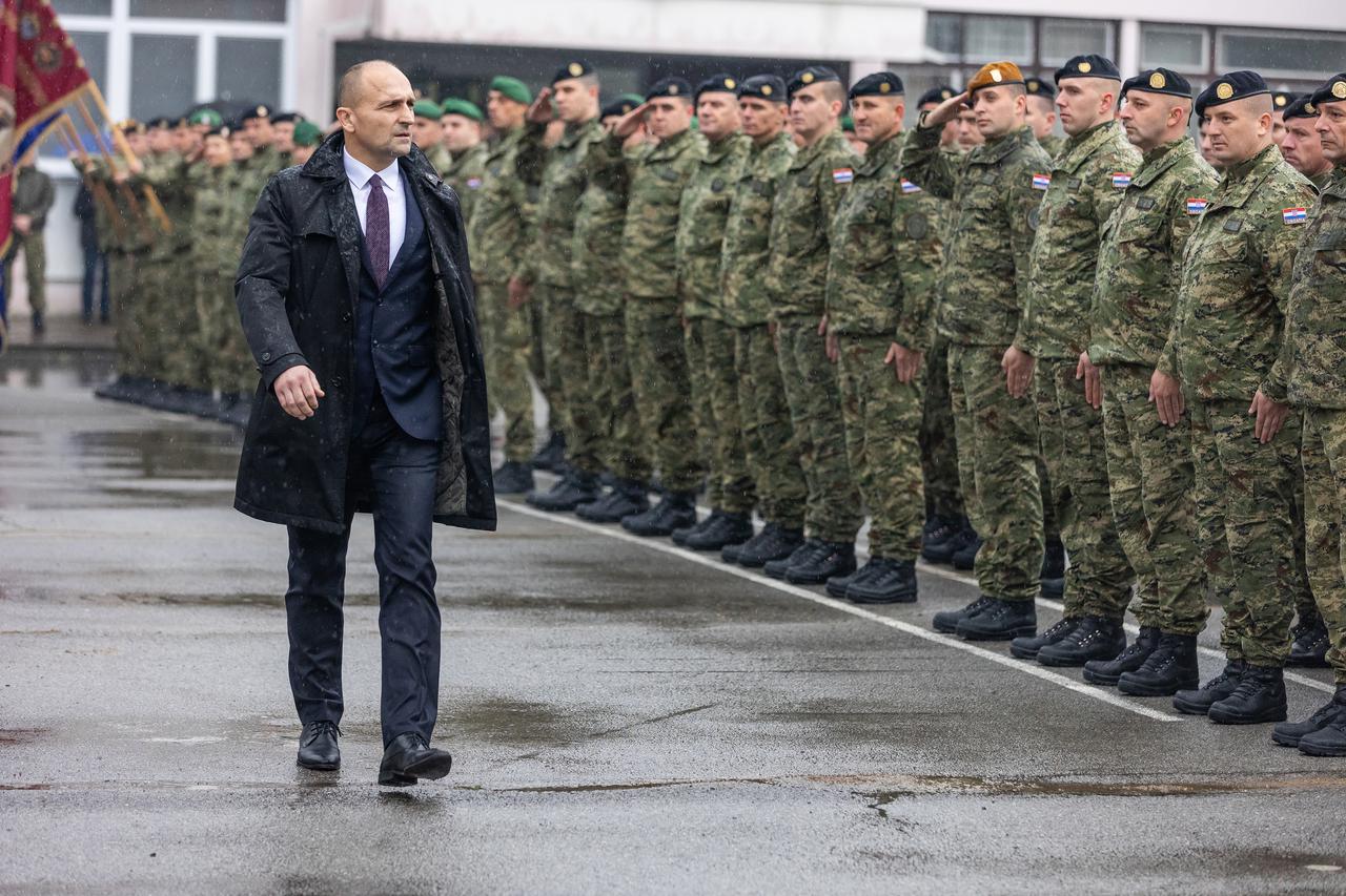 Đakovo: Ministar obrane Ivan Anušić na ispraćaju 40. HRVCON-a u operaciju KFOR na Kosovo