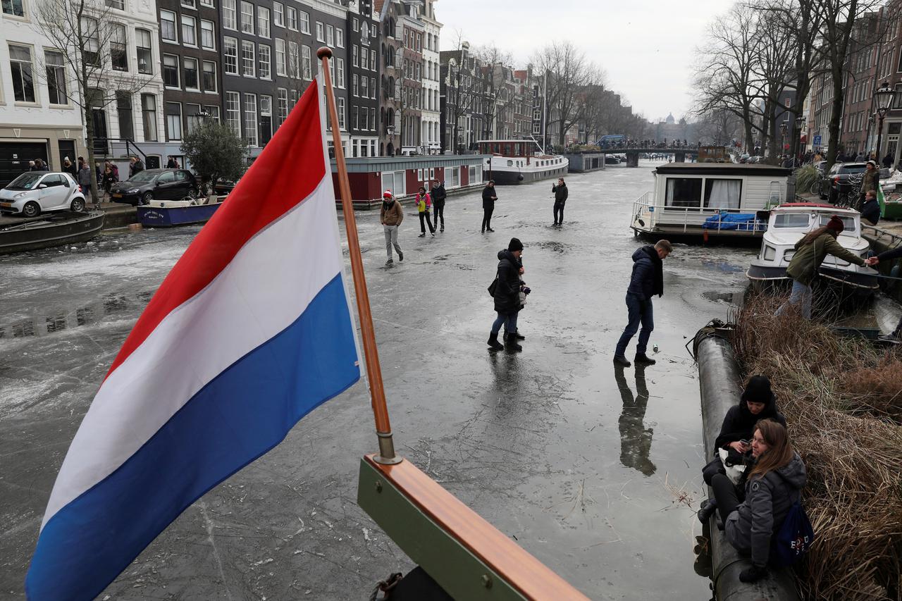 U Amsterdamu je zbog kvara na električnim vodovima bez energije ostalo 10.000 kućanstava