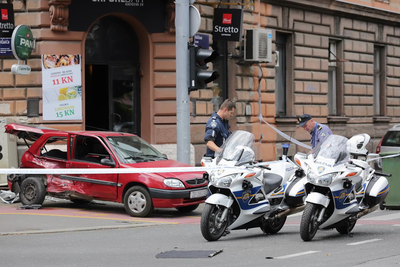 Zagreb: Sudar dva automobila na križanju Klaićeve i Kačićeve