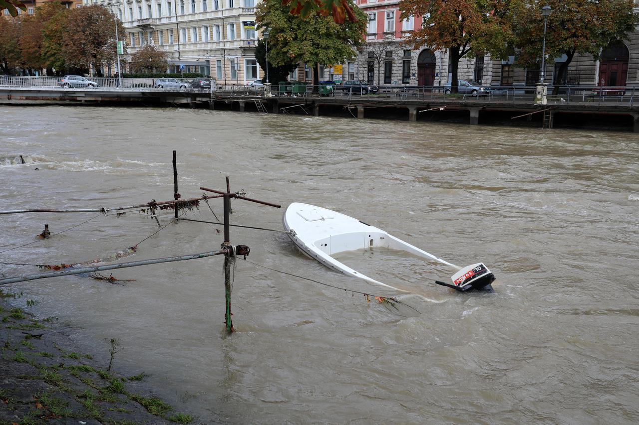 Rijeka: Jaka kisa izazvala poplave po gradu